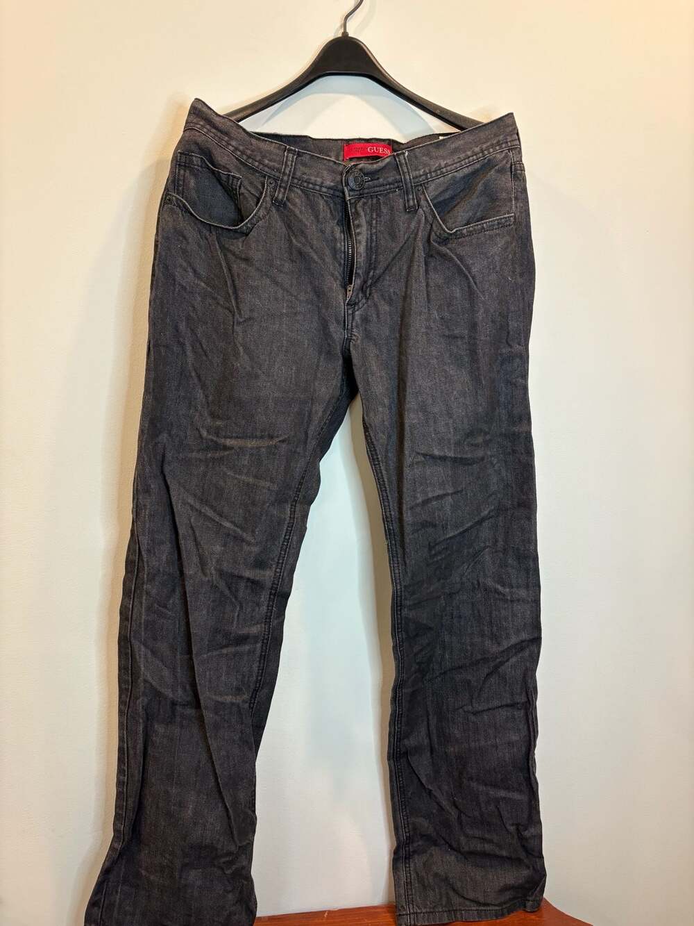 GUESS Rowland Fit Relaxed Straight Jeans in Black